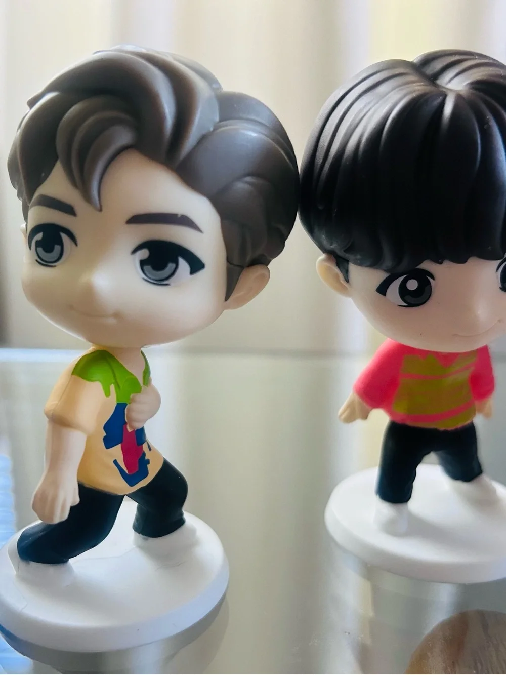 4 BTS TinyTAN Throwback Edition collectible figures